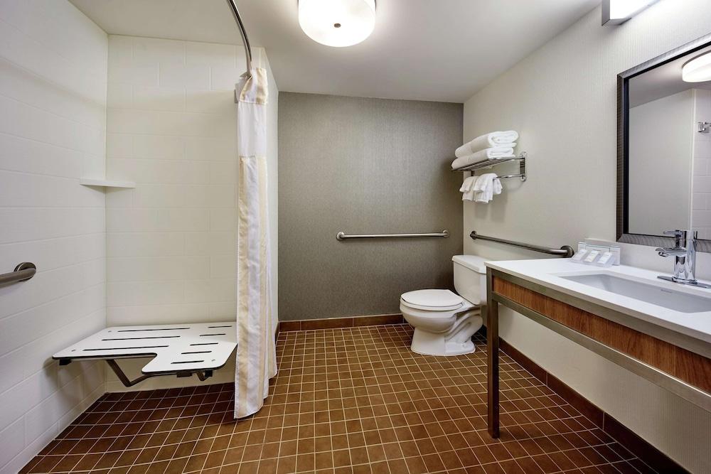 Hilton Garden Inn Portland Lake Oswego Exterior foto